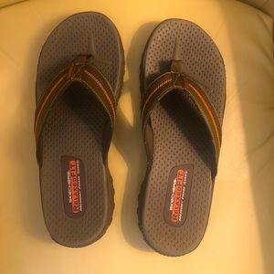 Skechers memory foam men’s flip flops